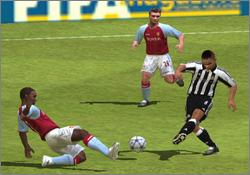 Pantallazo de FIFA Soccer 2005 para PlayStation 2